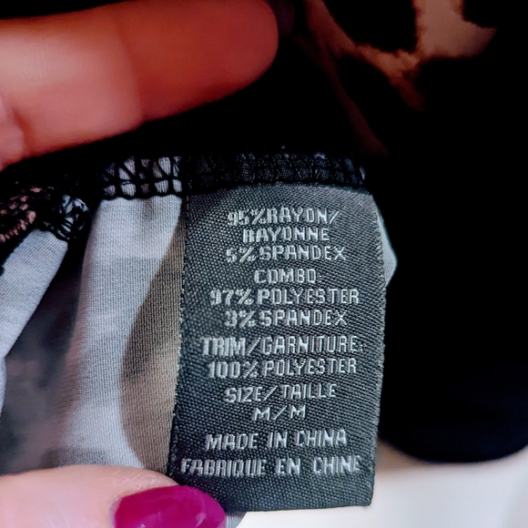 | Suzy Shier | Top | Medium - Picture 6 of 7